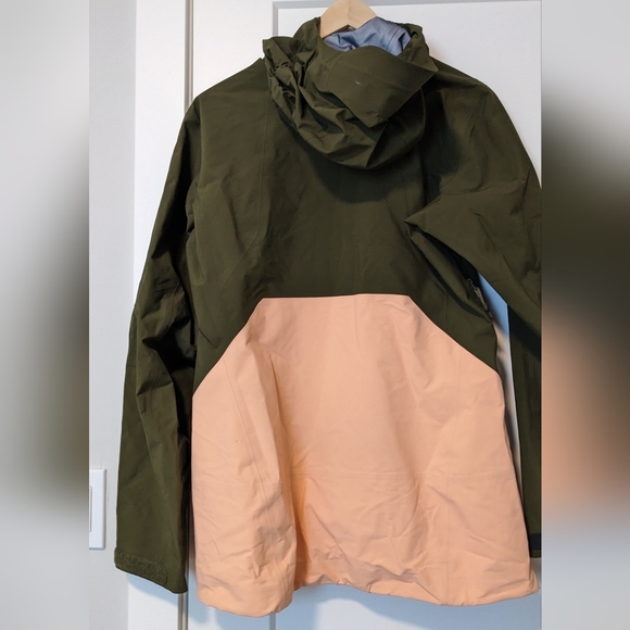 Arcteryx Sentinel Ski/Snowboard Jacket - Picture 5 of 12